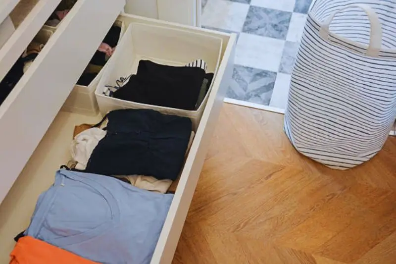 platform bed with built in storage drawers